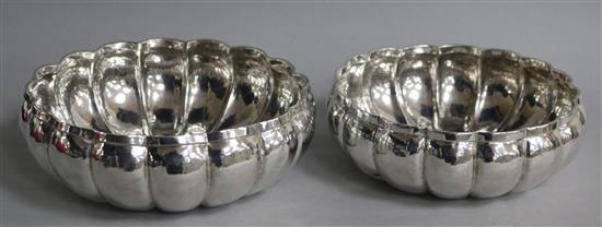 Two continental 900 standard silver cusped circular bowls, 14.5oz.